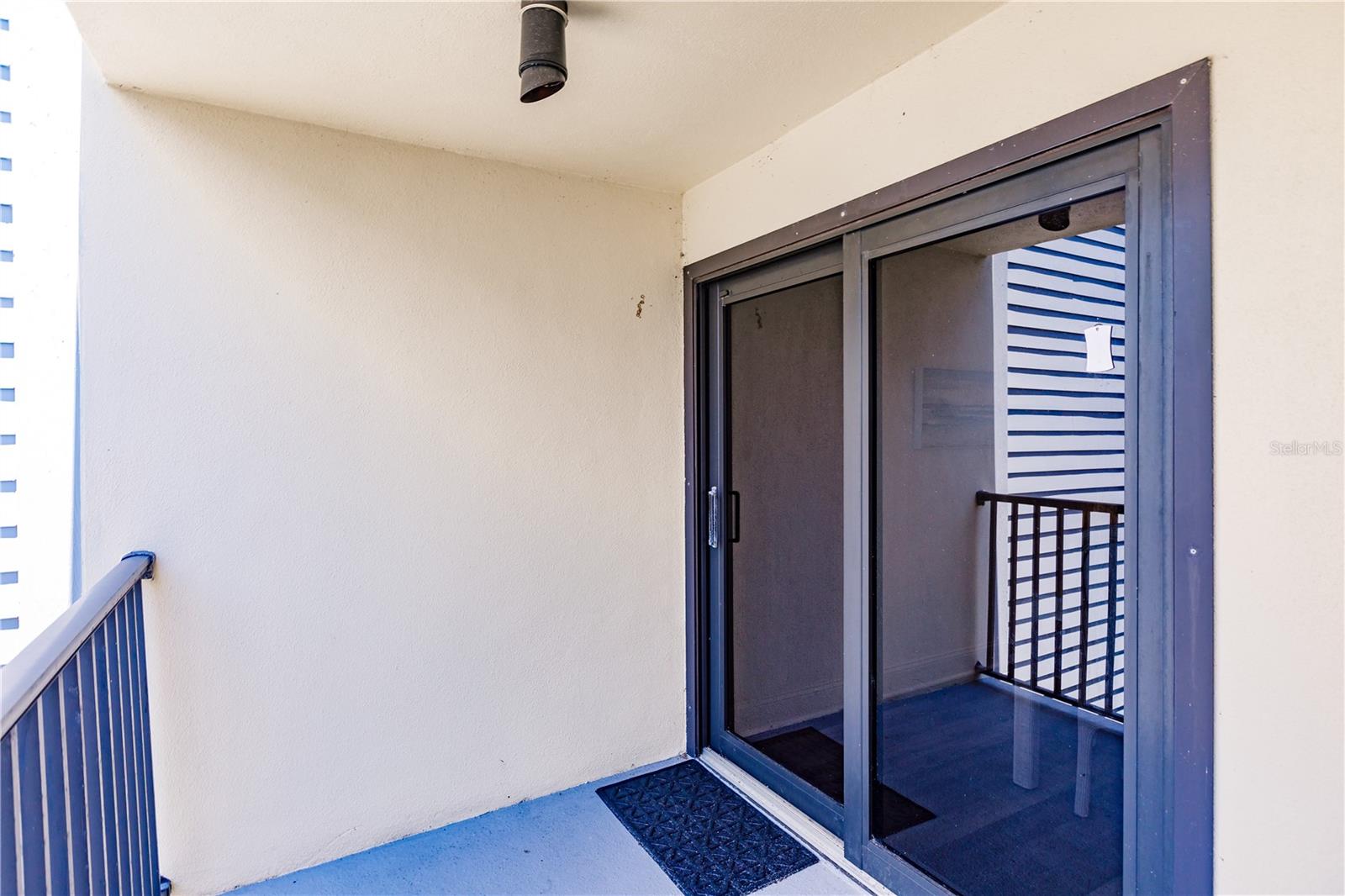 MACARTHUR BEACH - Residential