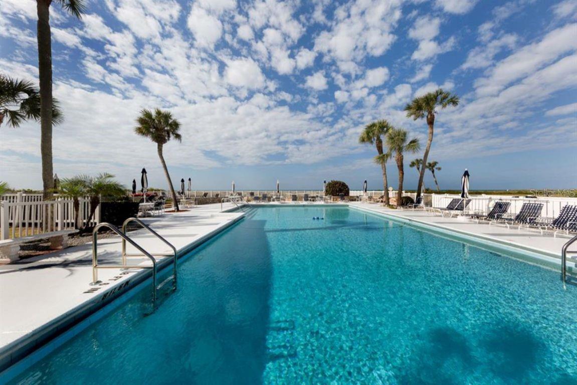 MACARTHUR BEACH - Residential