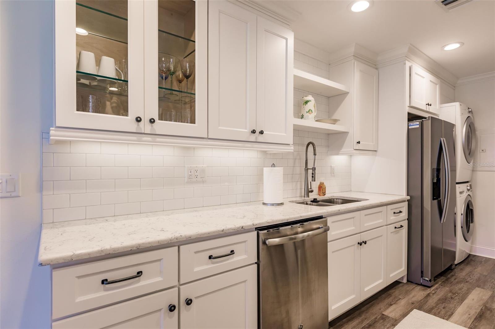 MACARTHUR BEACH - Residential