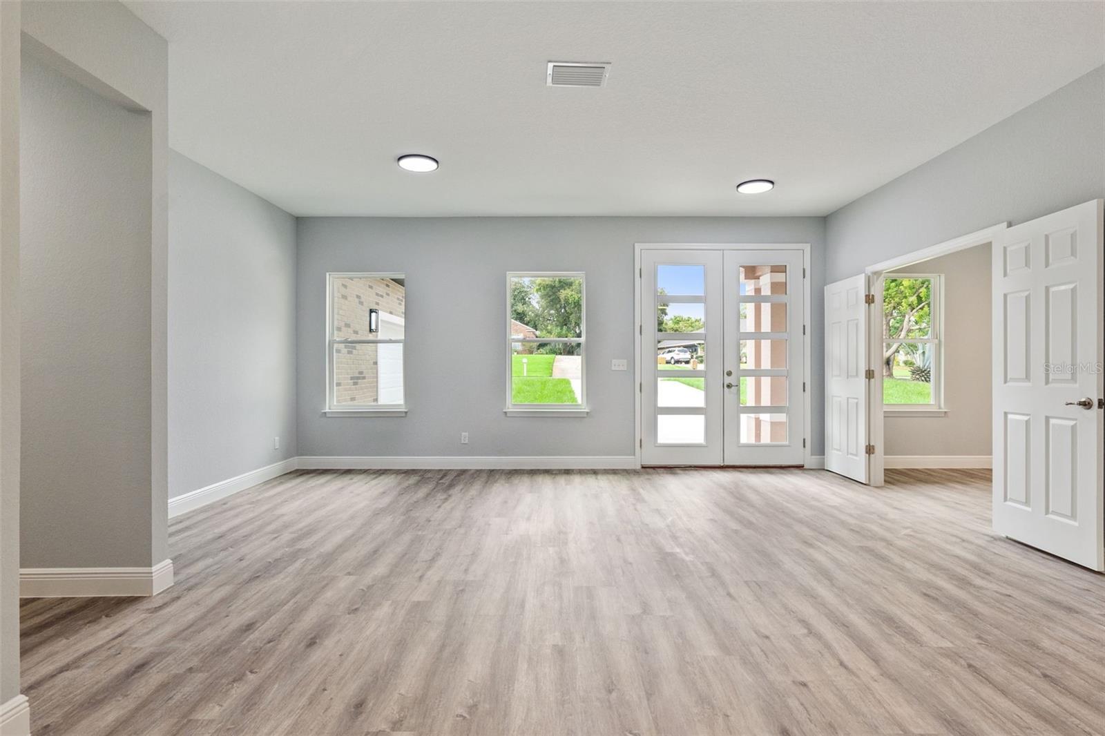 2043 WATERSEDGE DRIVE