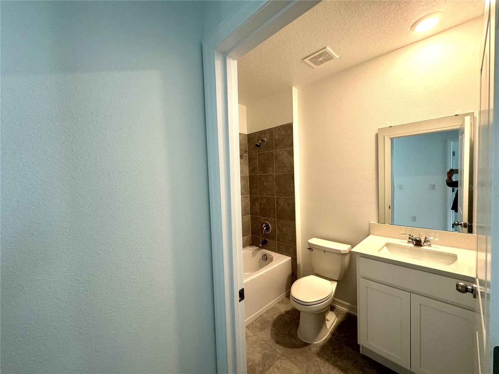 LEOMA'S LANDING - Residential Lease