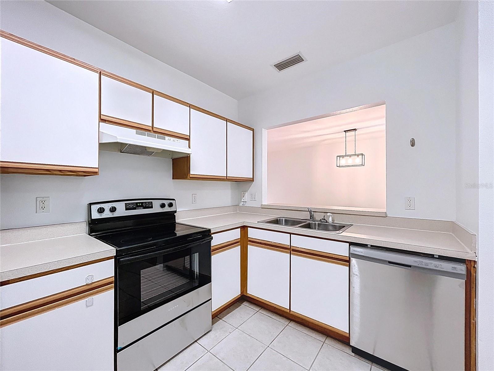 VILLAGES OF BLOOMINGDALE CONDO - Residential