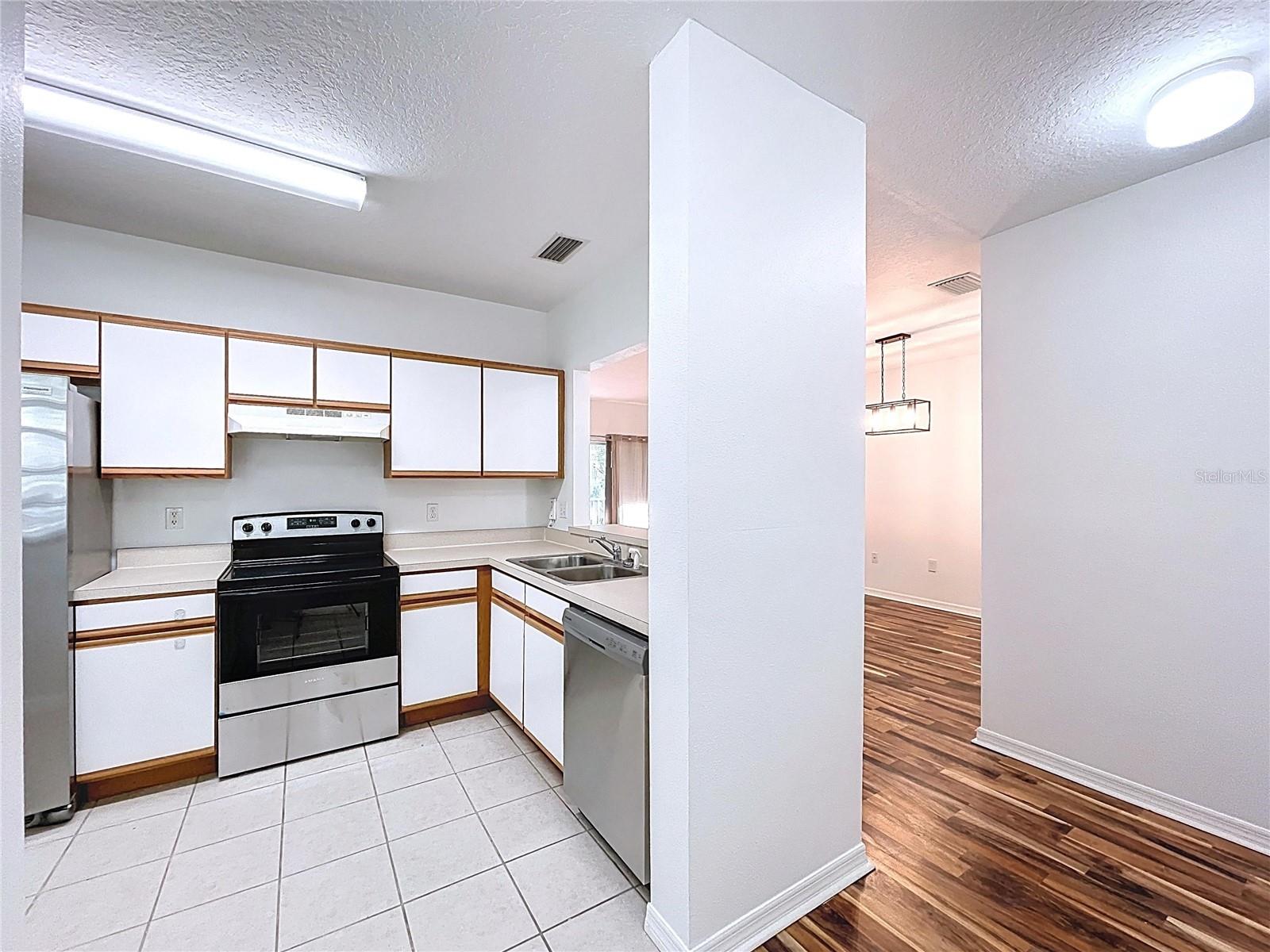 VILLAGES OF BLOOMINGDALE CONDO - Residential