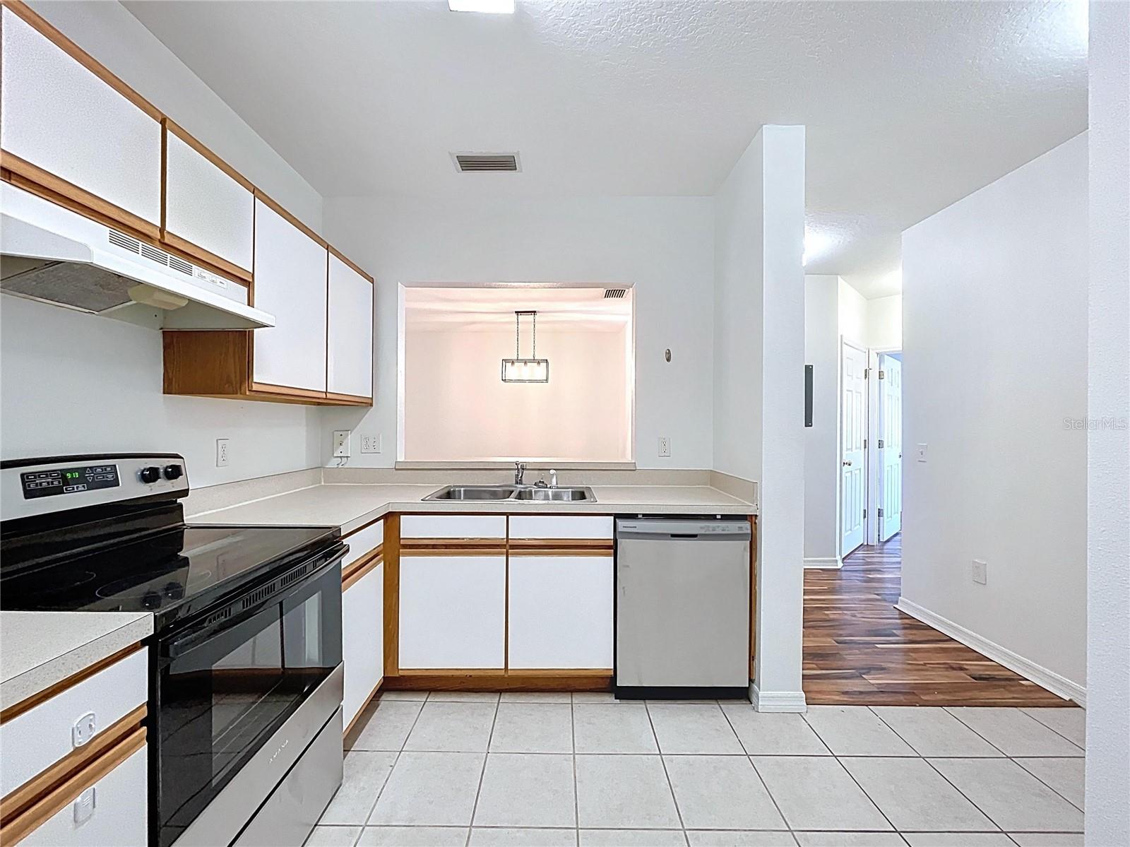VILLAGES OF BLOOMINGDALE CONDO - Residential
