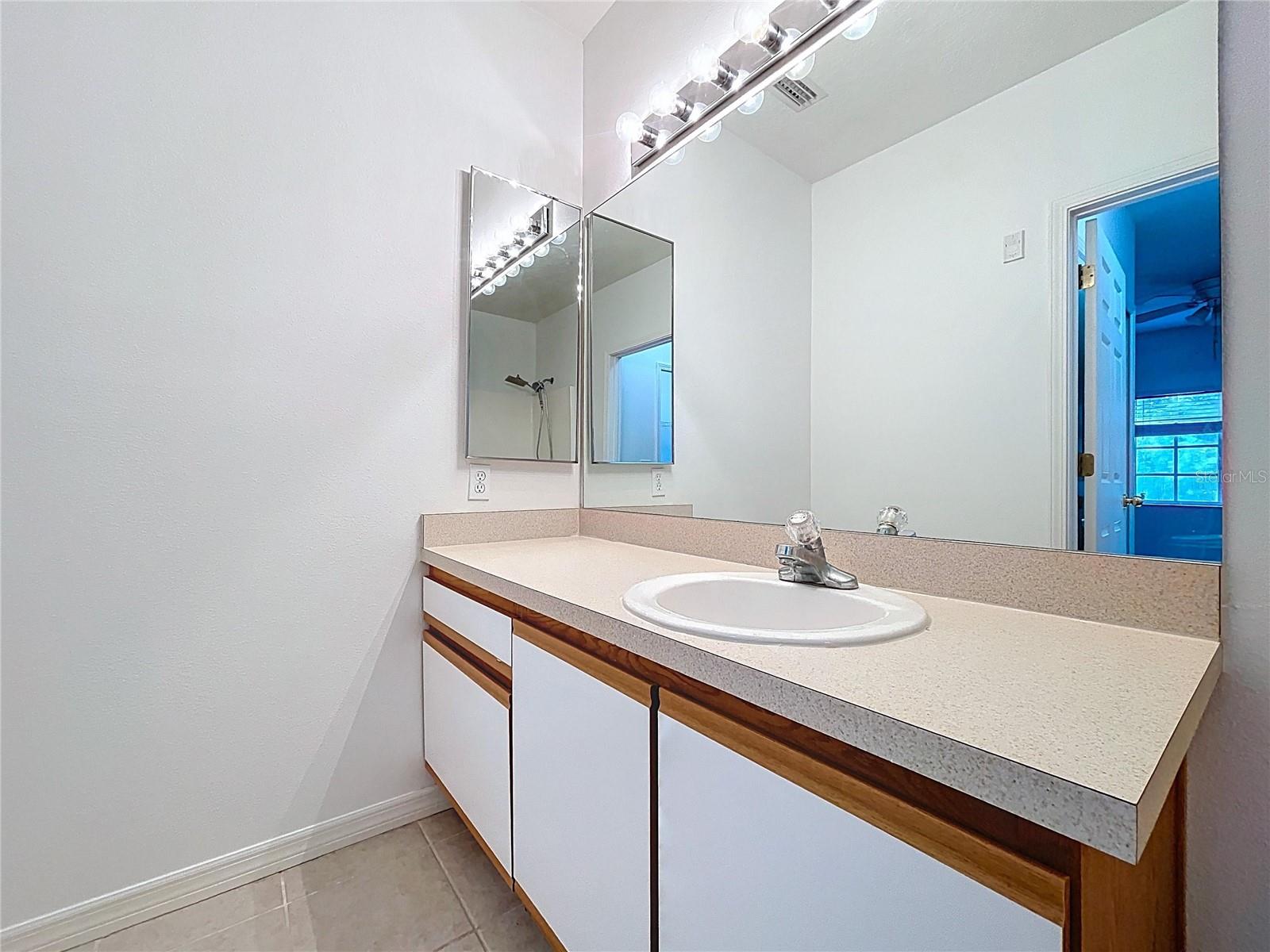 VILLAGES OF BLOOMINGDALE CONDO - Residential