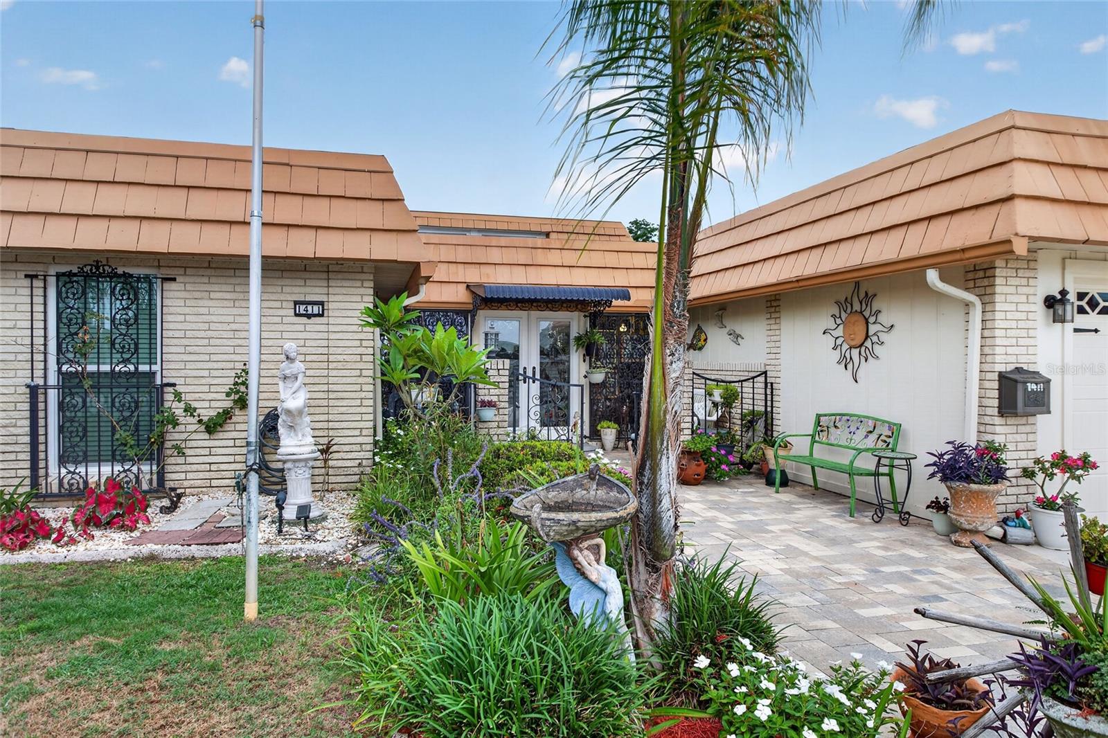 DEL WEBBS SUN CITY FLORIDA UN - Residential