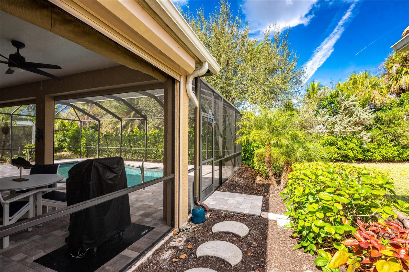 COURTSIDE LANDINGS LAND CONDO - Residential