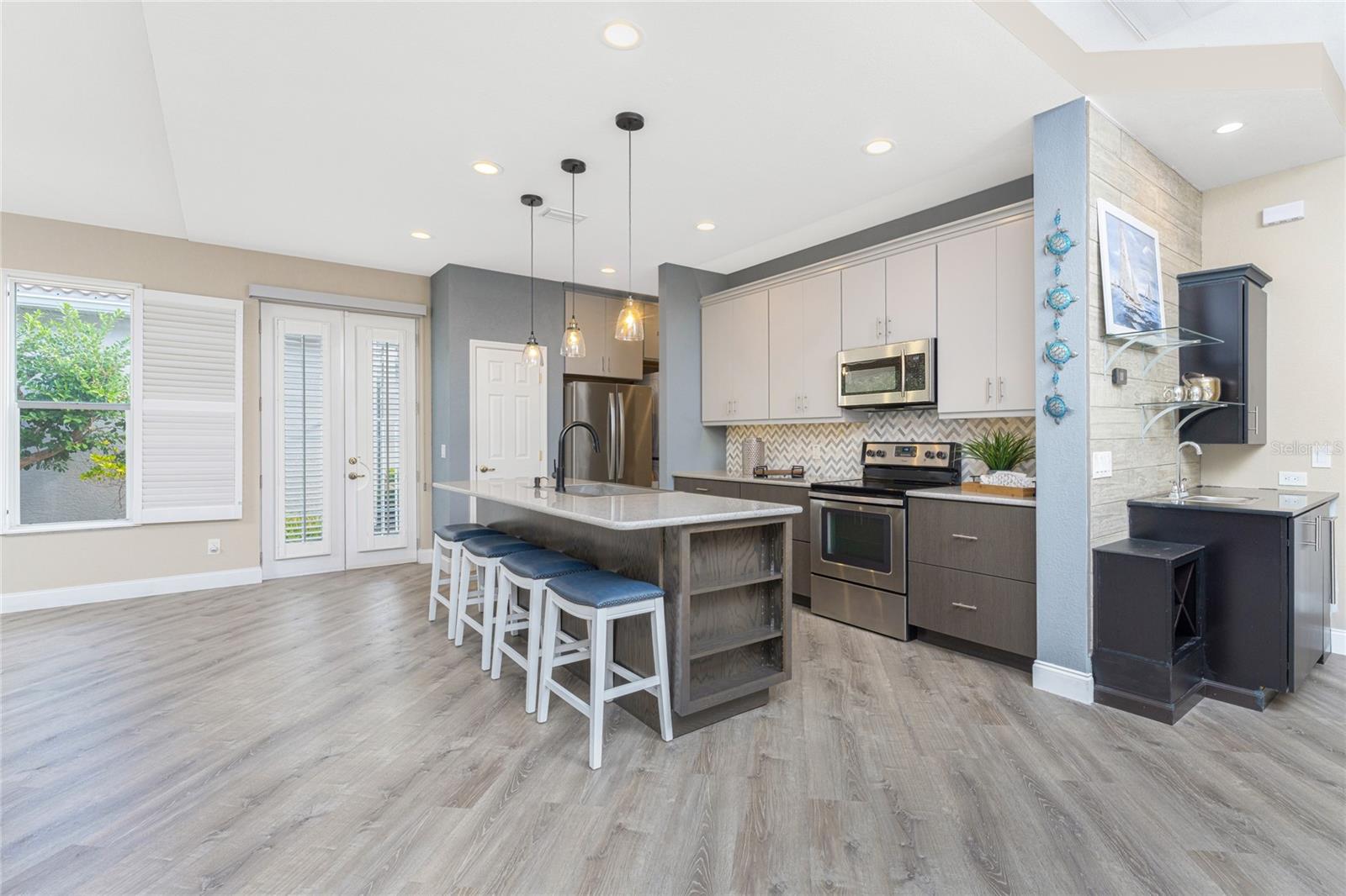 COURTSIDE LANDINGS LAND CONDO - Residential