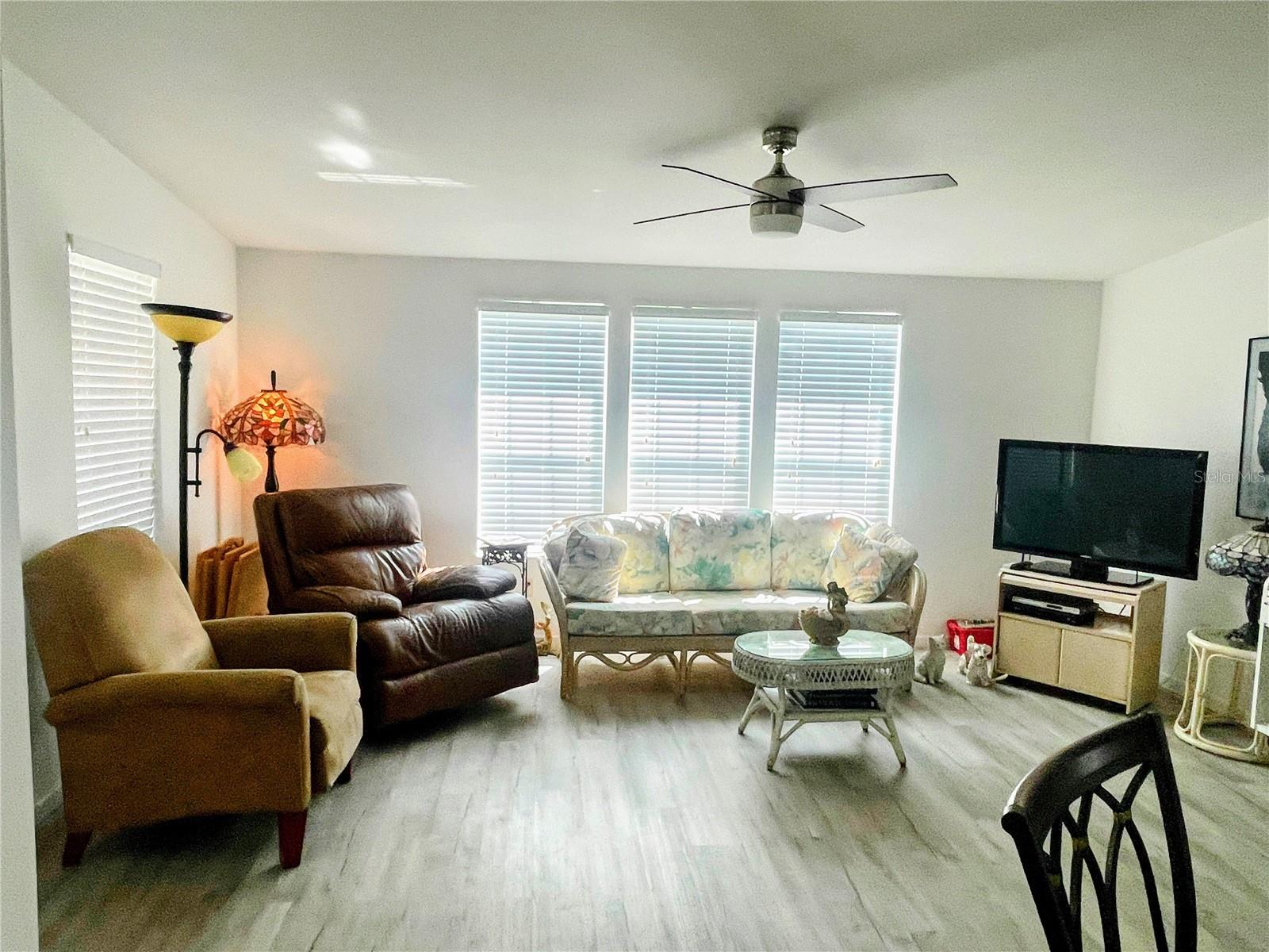 COUNTRY CLUB ESTATES - Residential