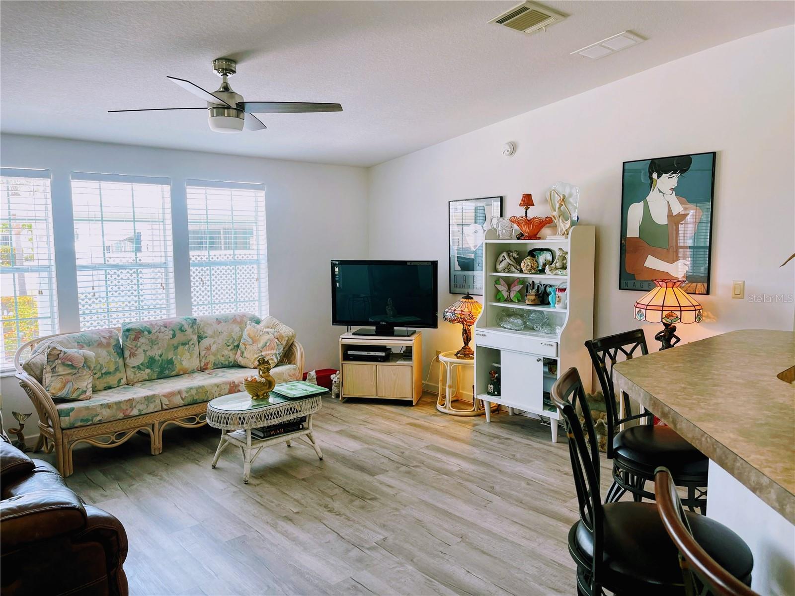 COUNTRY CLUB ESTATES - Residential