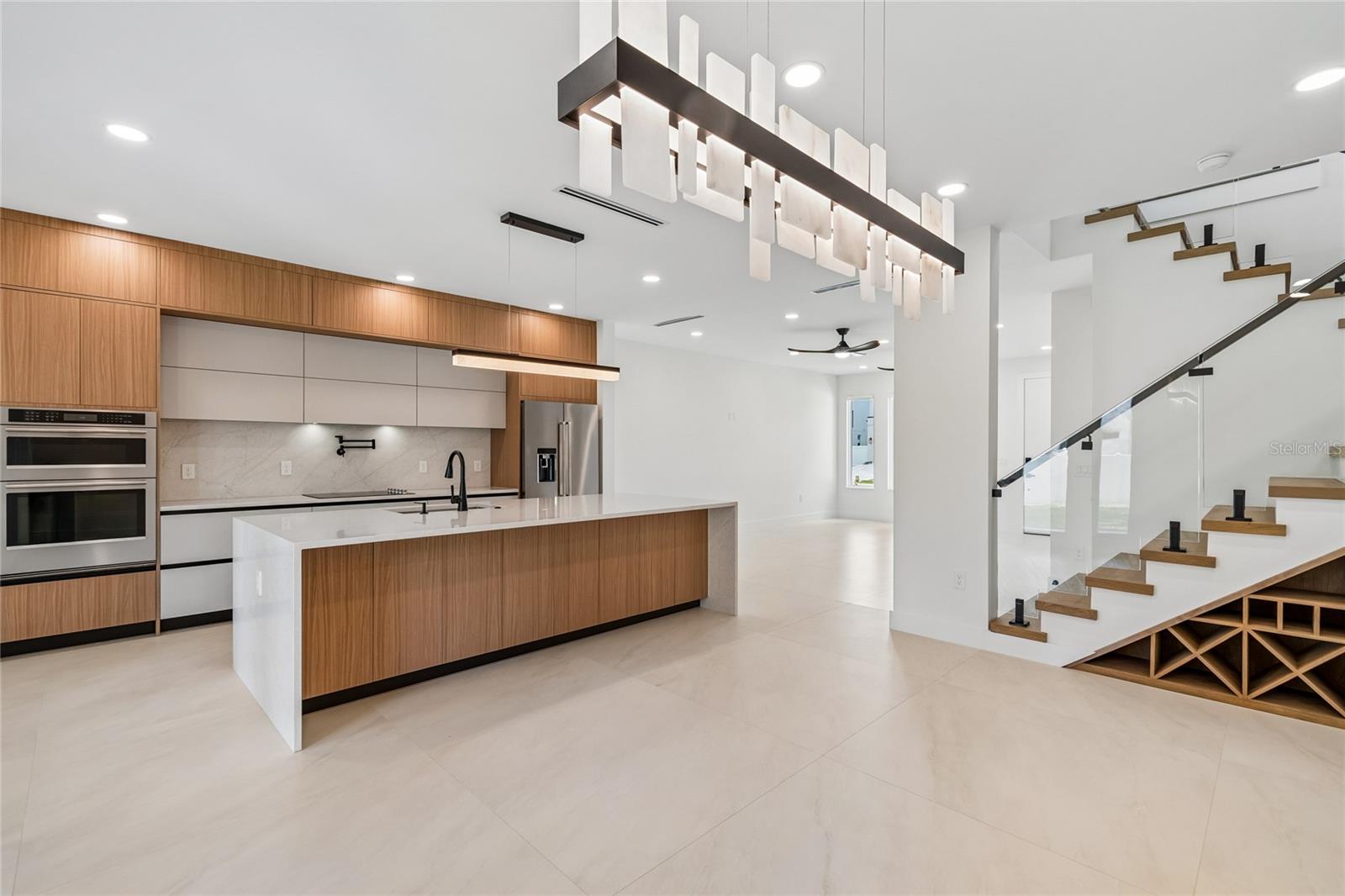 2307 N ELCOE DRIVE