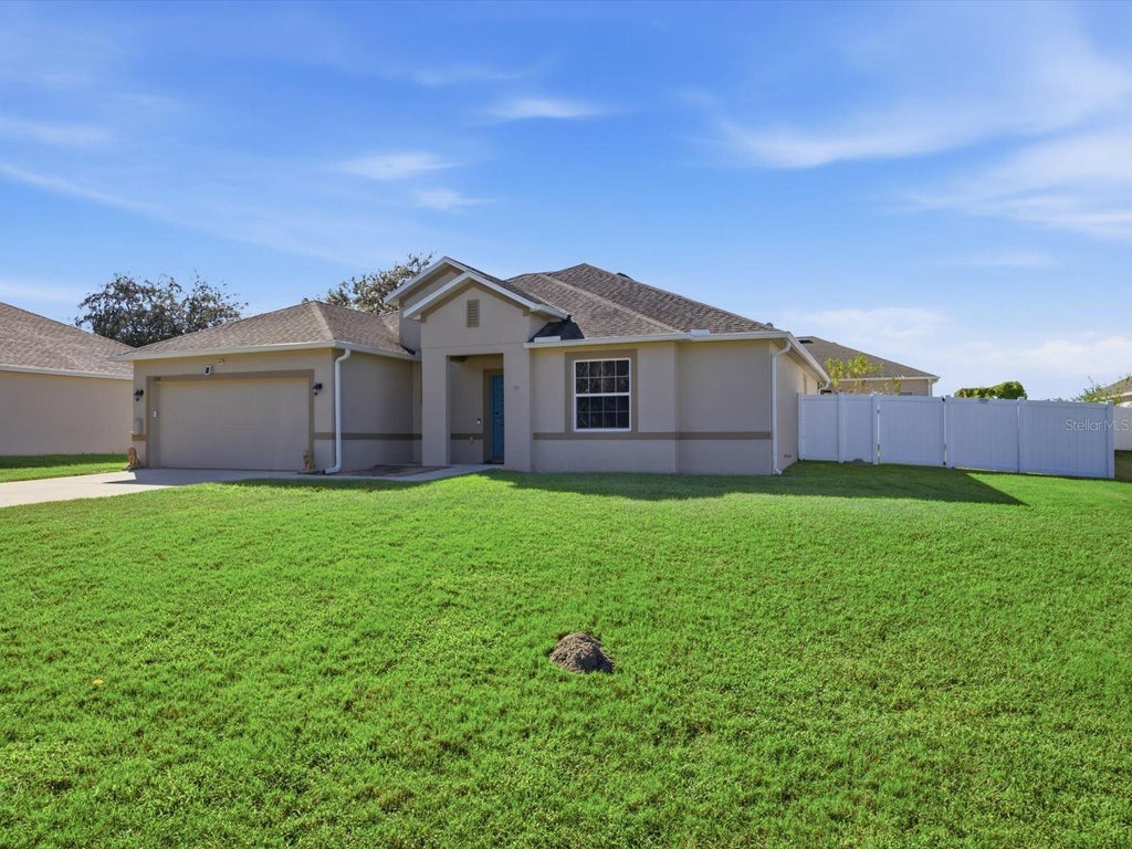 Photo of 1707 Hoofprint Court, Fruitland Park, FL 34731 (MLS # G5119219)