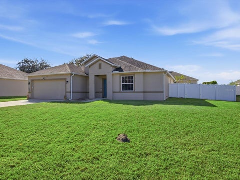 Photo of 1707 Hoofprint Court, Fruitland Park, FL 34731 (MLS # G5119219)