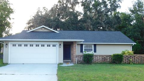 Photo of 6605 Foxmoor Drive, Zephyrhills, FL 33542 (MLS # TB8398081)