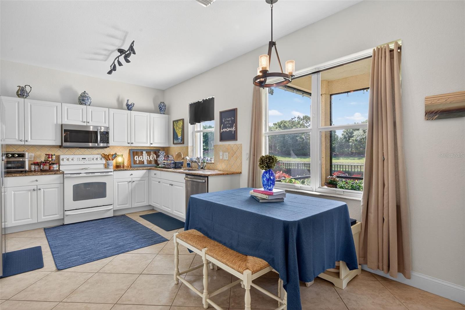BOTANICA LAKES 02 - Residential