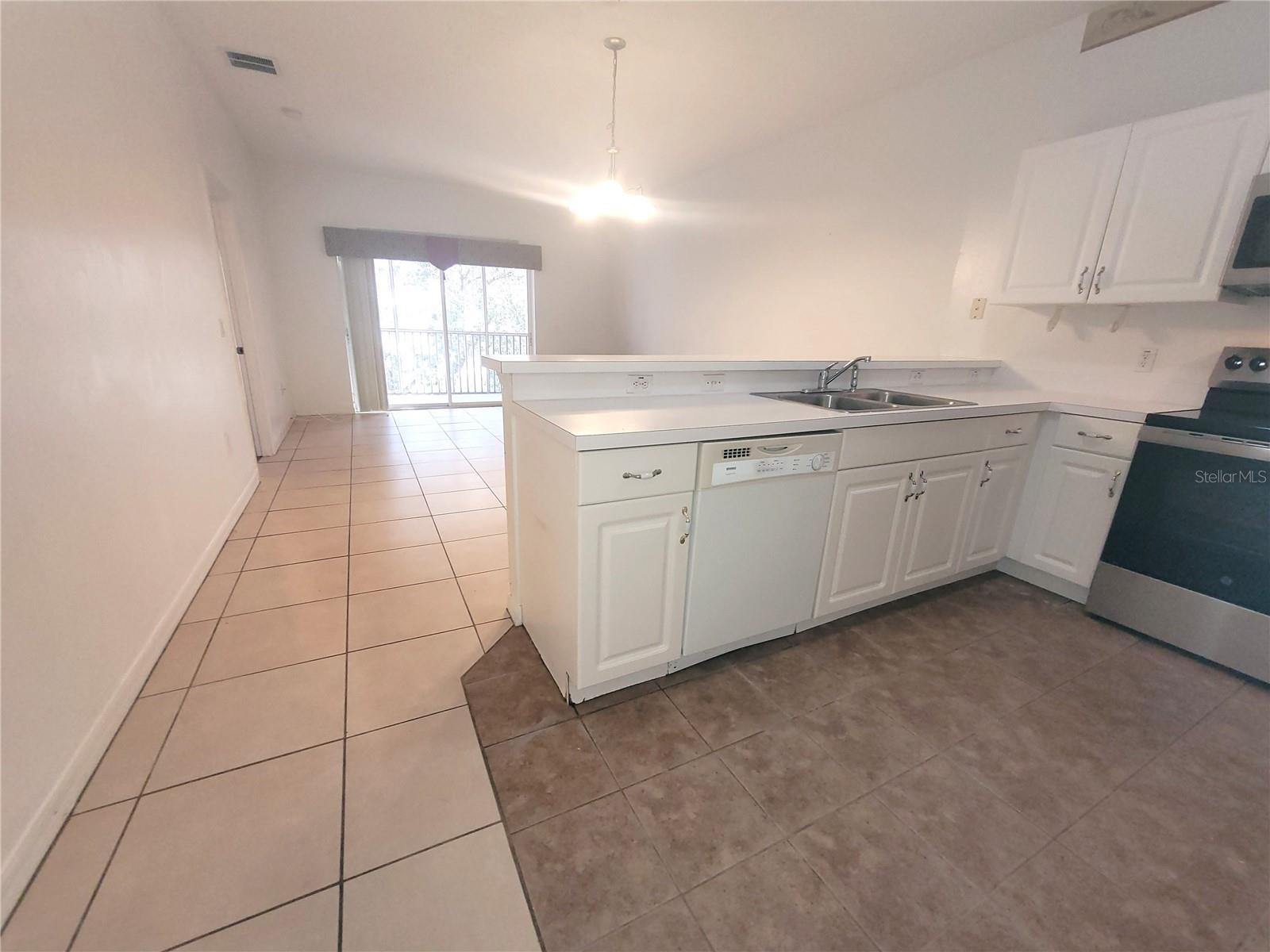 SUN LAKE CONDO - Residential Lease