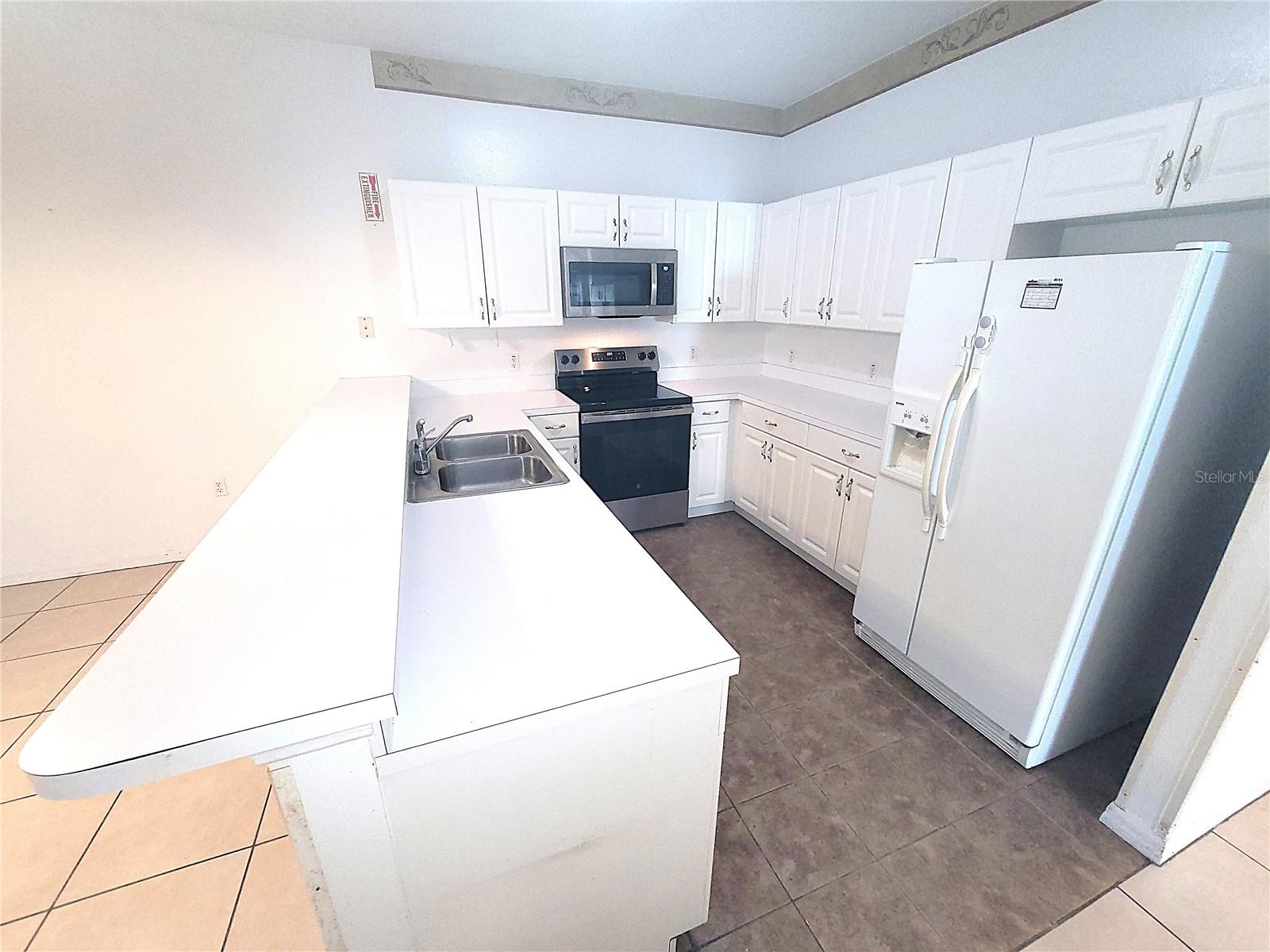 SUN LAKE CONDO - Residential Lease