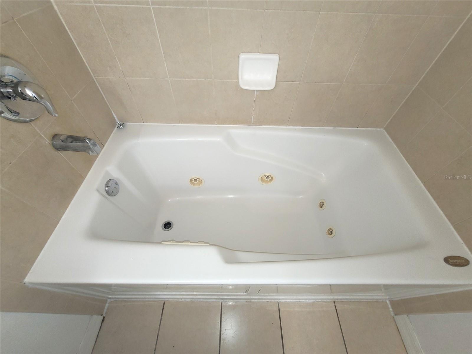 SUN LAKE CONDO - Residential Lease