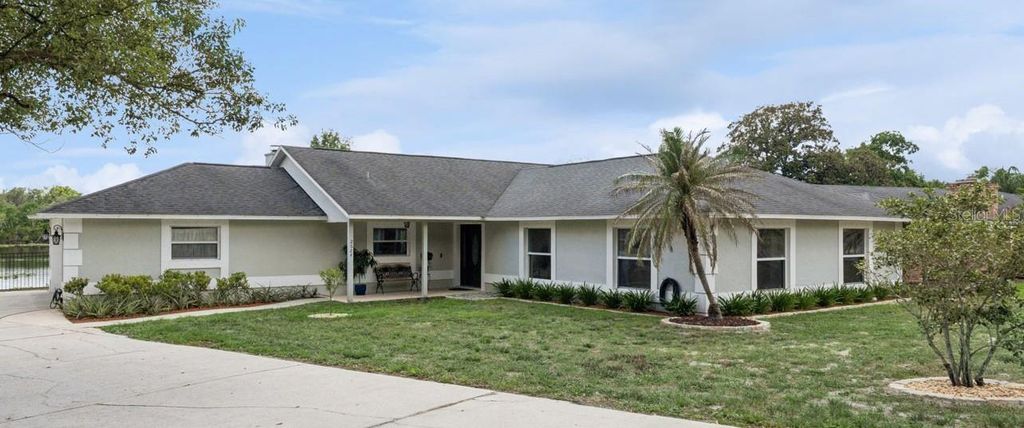 Photo of 2624 Tuscarora Trail, Maitland, FL 32751 (MLS # O6424397)