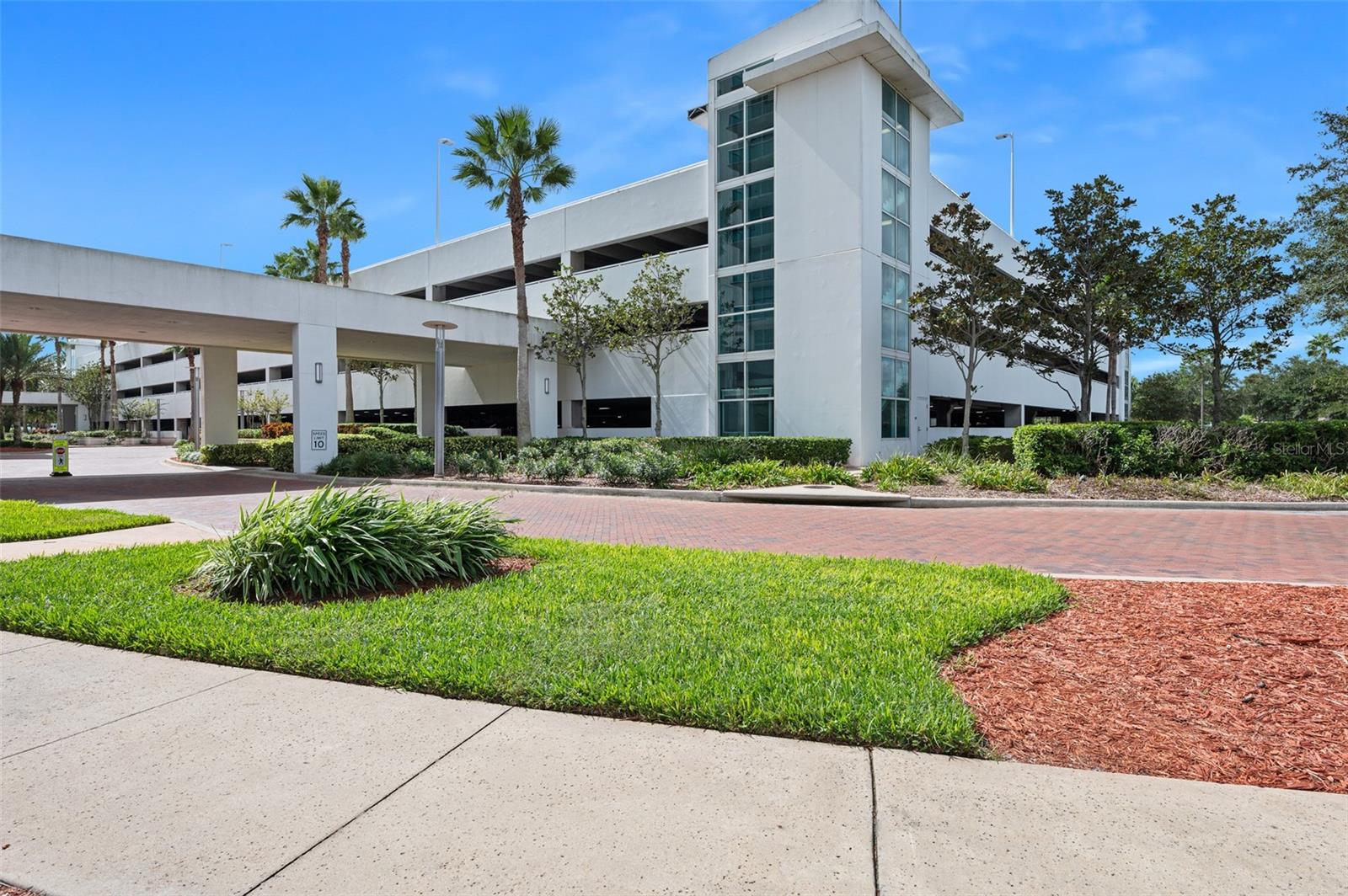 MARINA GRANDE/HALIFAX 01 - Residential