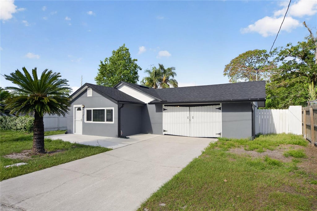 Photo of 2280 Norwell Avenue, Orlando, FL 32806 (MLS # V4949217)