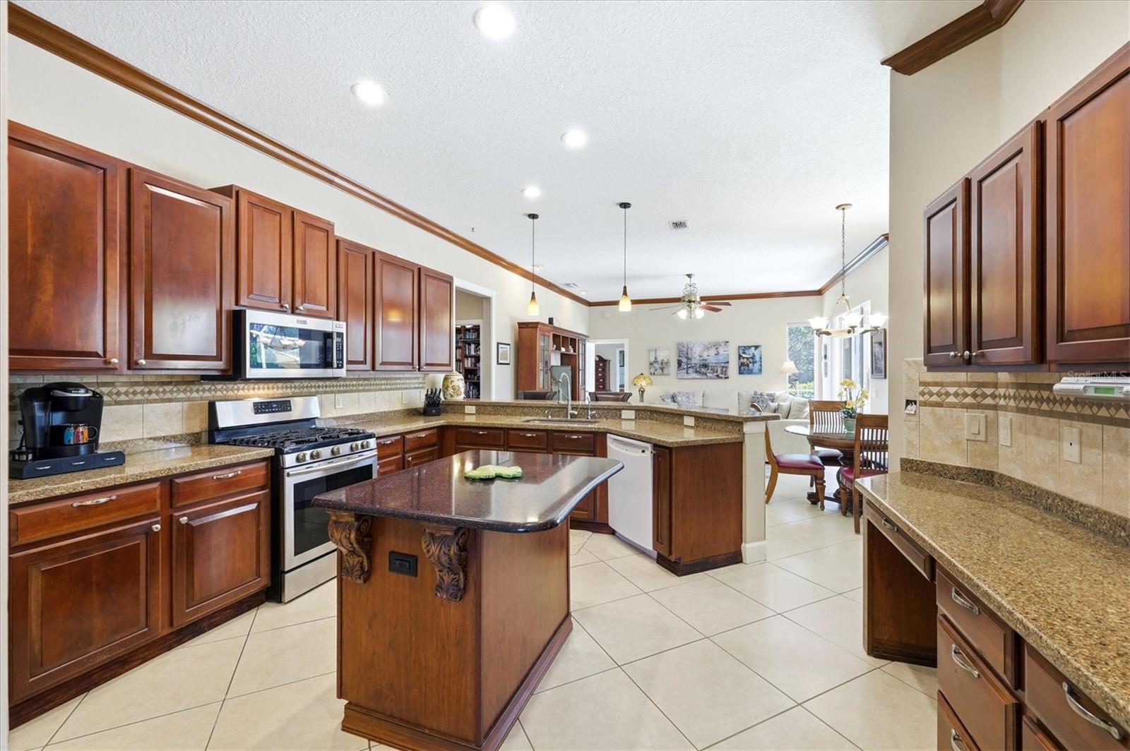 RIVERWALK VILLAGE CYPRESS BANKS - Residential