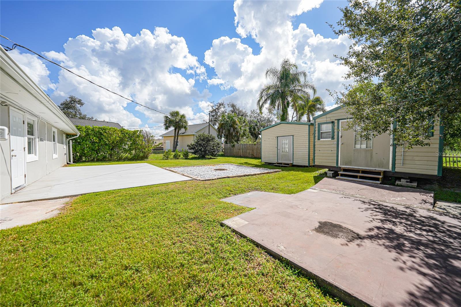 CHAR SHORES - Residential