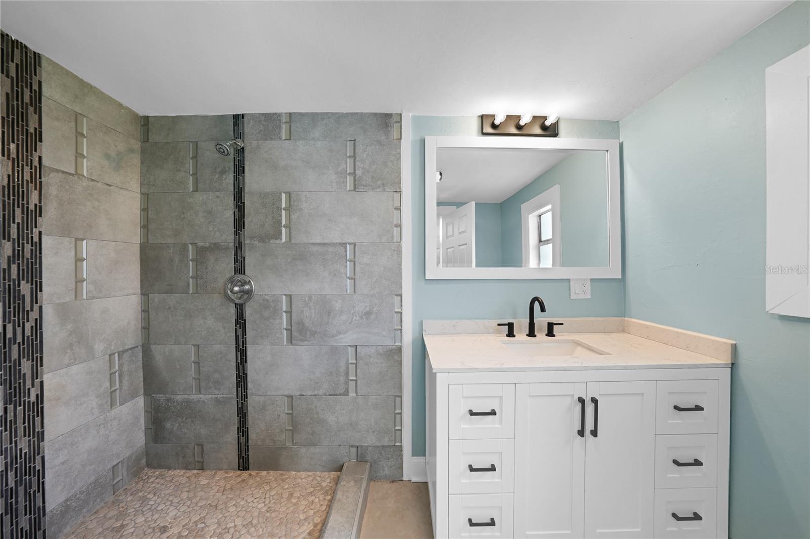 CHAR SHORES - Residential