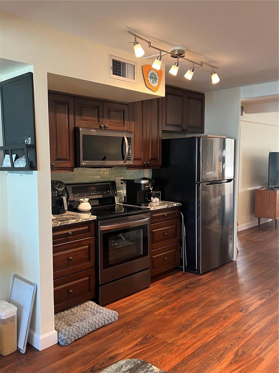 WINSTON PARK NORTHEAST - Residential