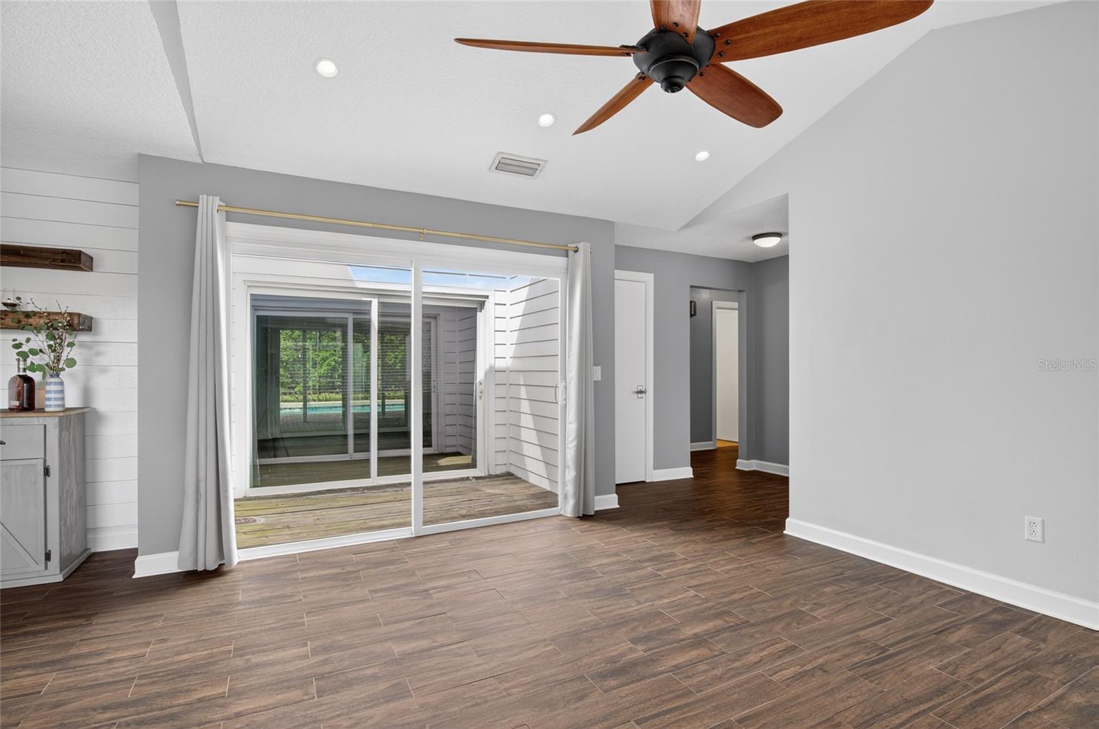 WINDERLAKES - Residential