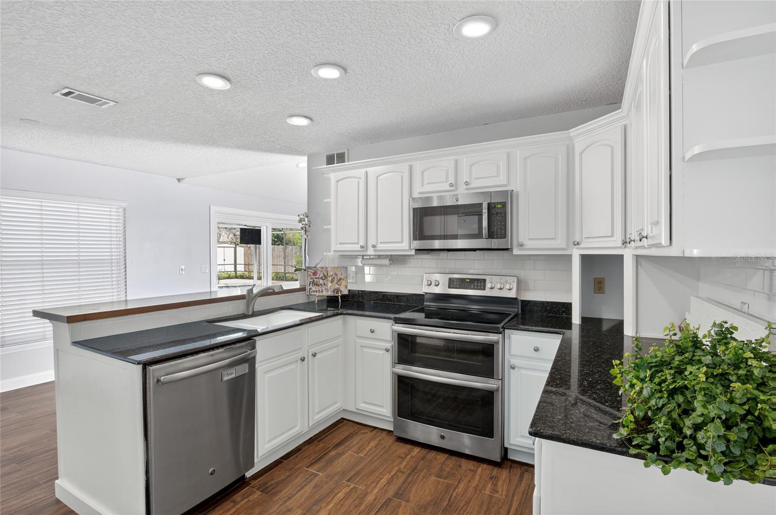 WINDERLAKES - Residential