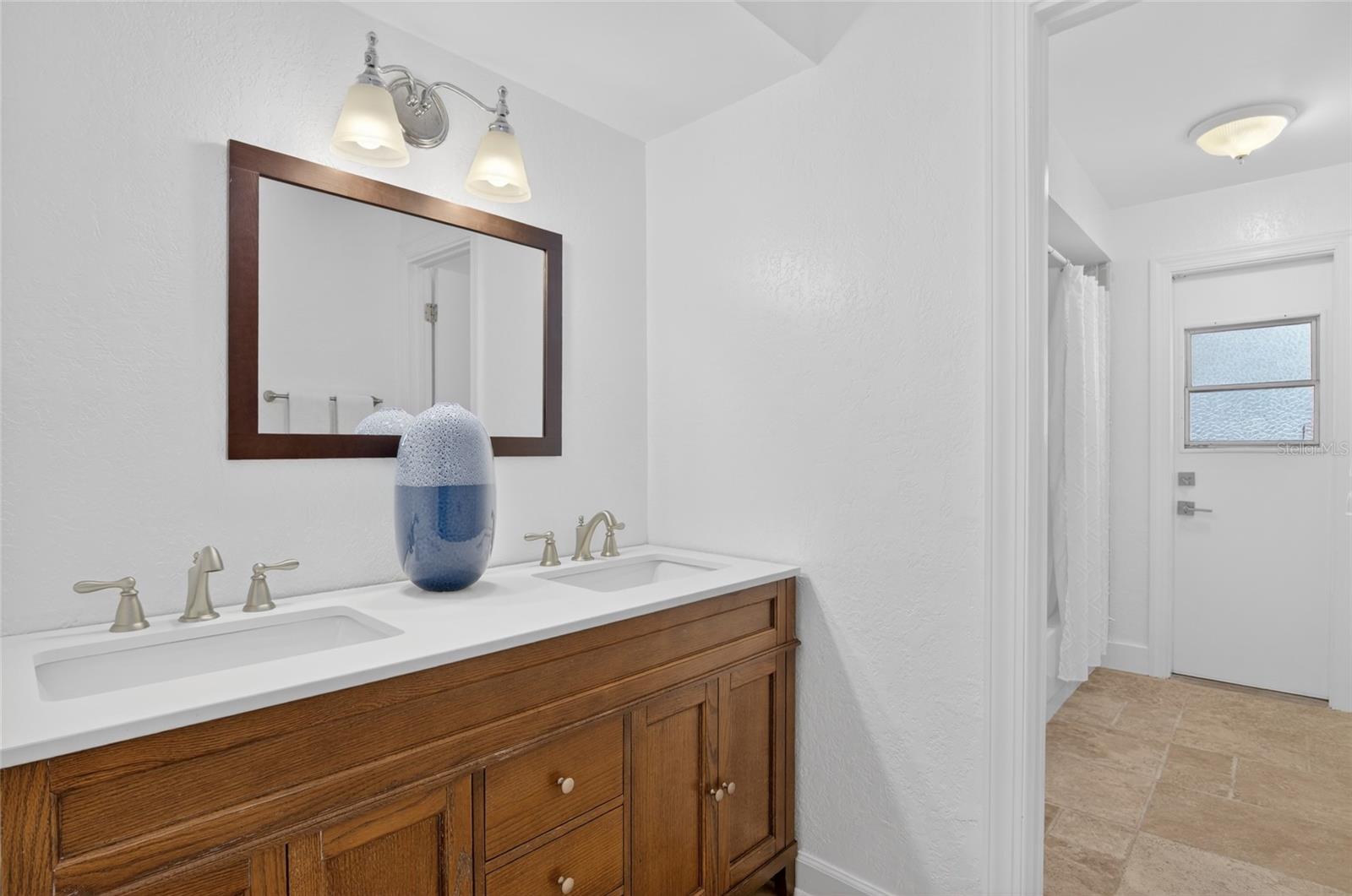 WINDERLAKES - Residential