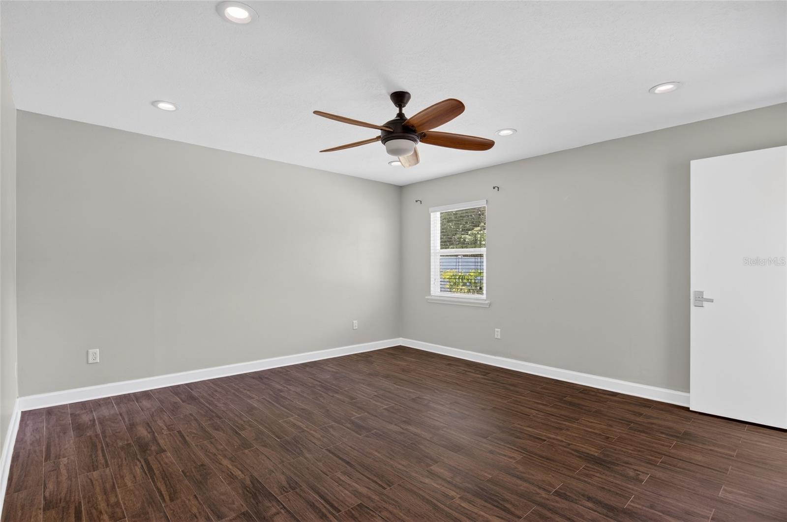 WINDERLAKES - Residential