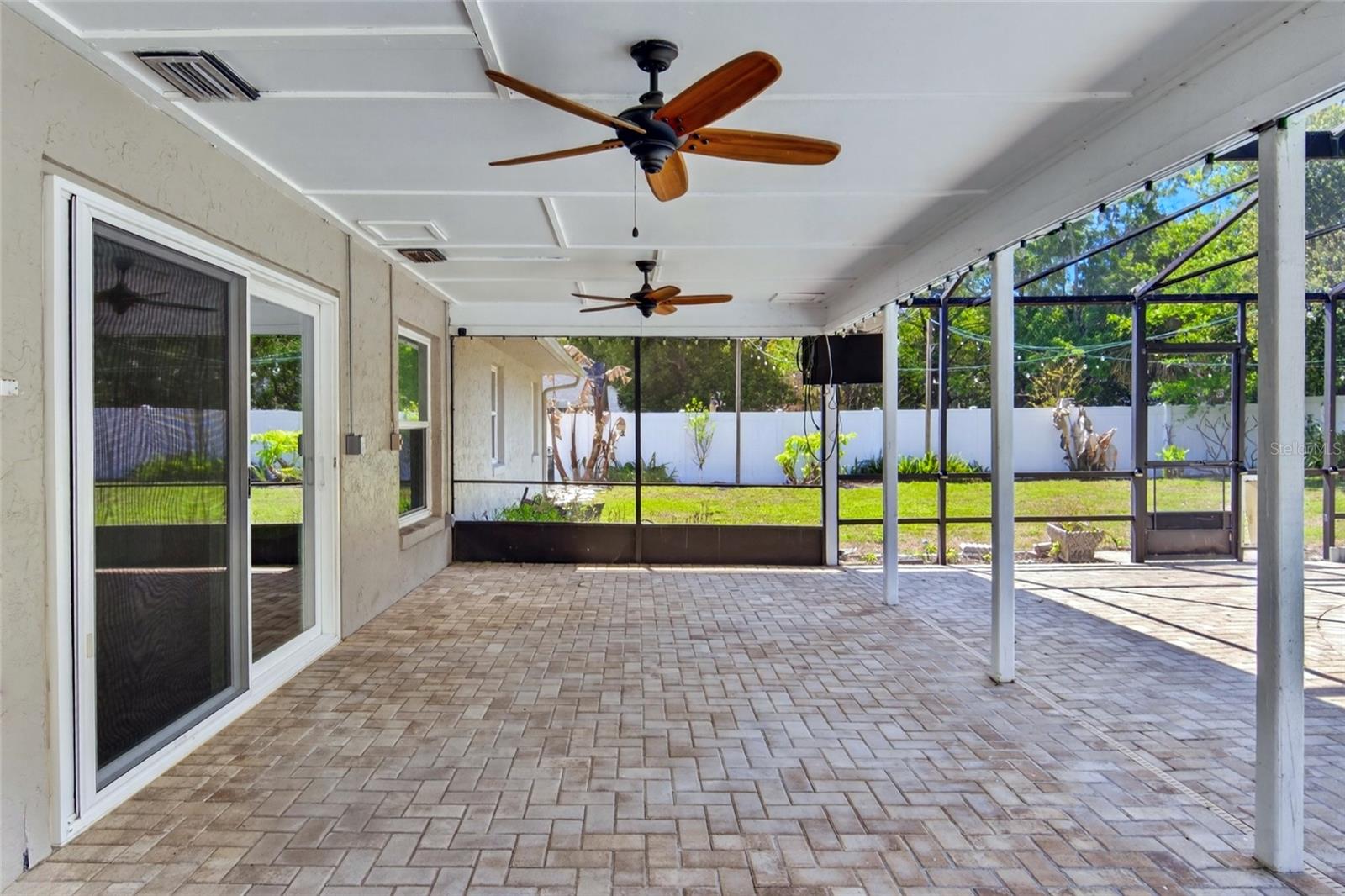 WINDERLAKES - Residential