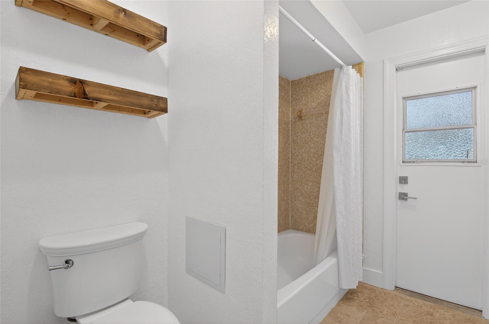 WINDERLAKES - Residential