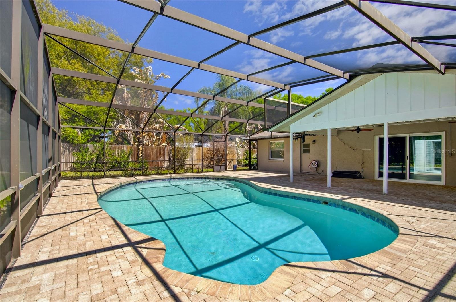 WINDERLAKES - Residential