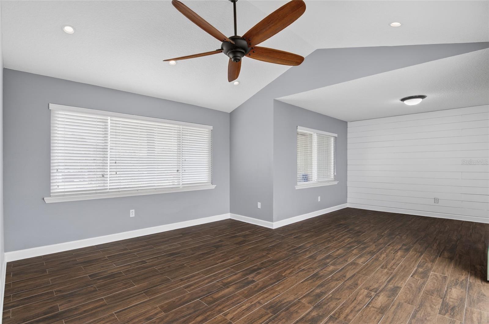 WINDERLAKES - Residential