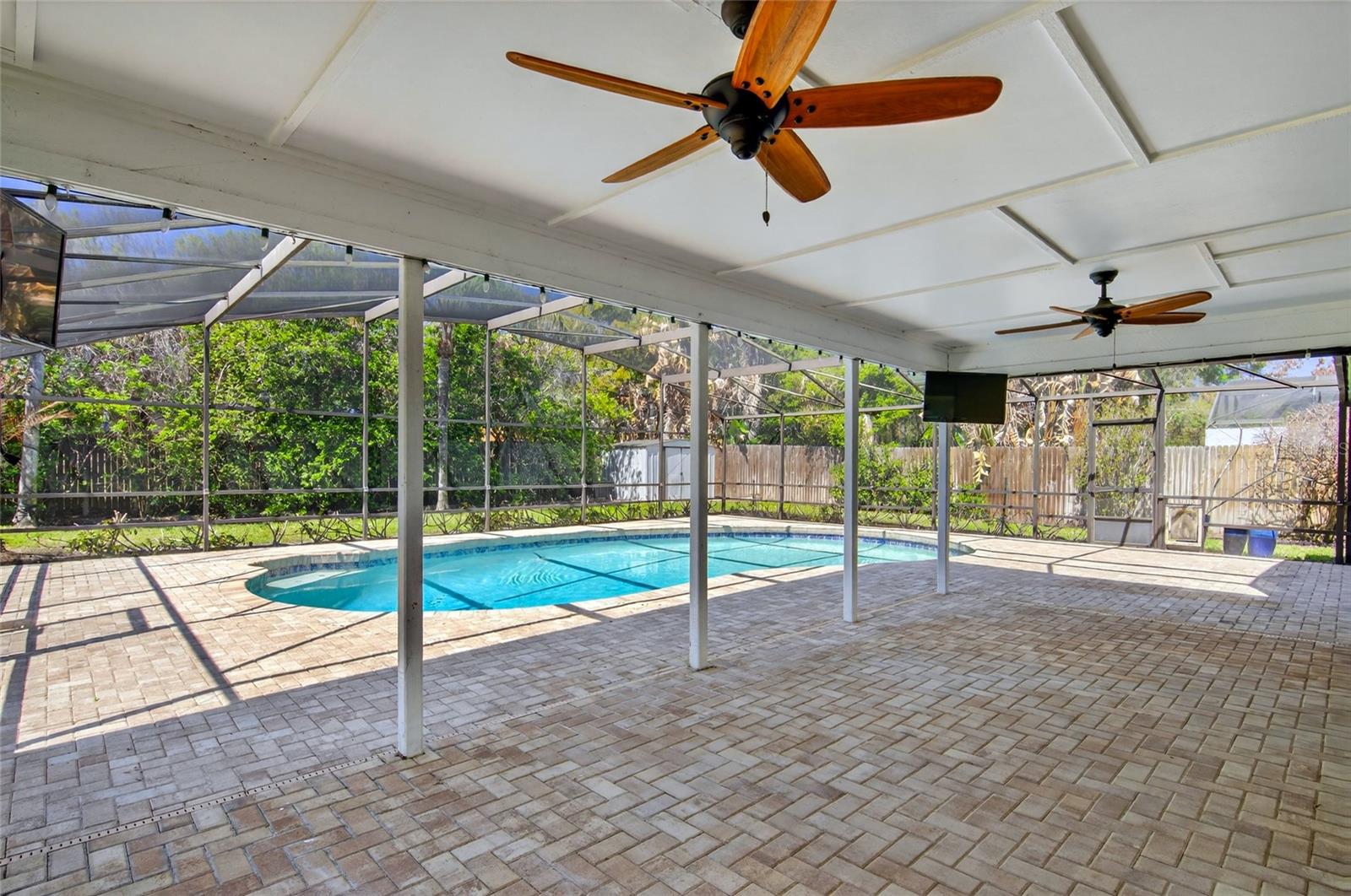 WINDERLAKES - Residential