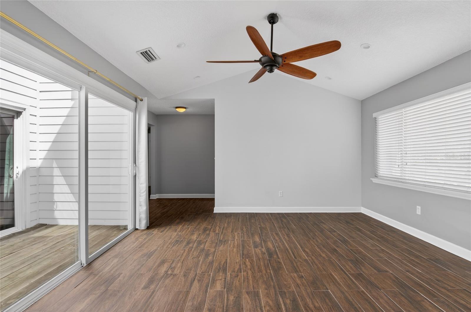 WINDERLAKES - Residential