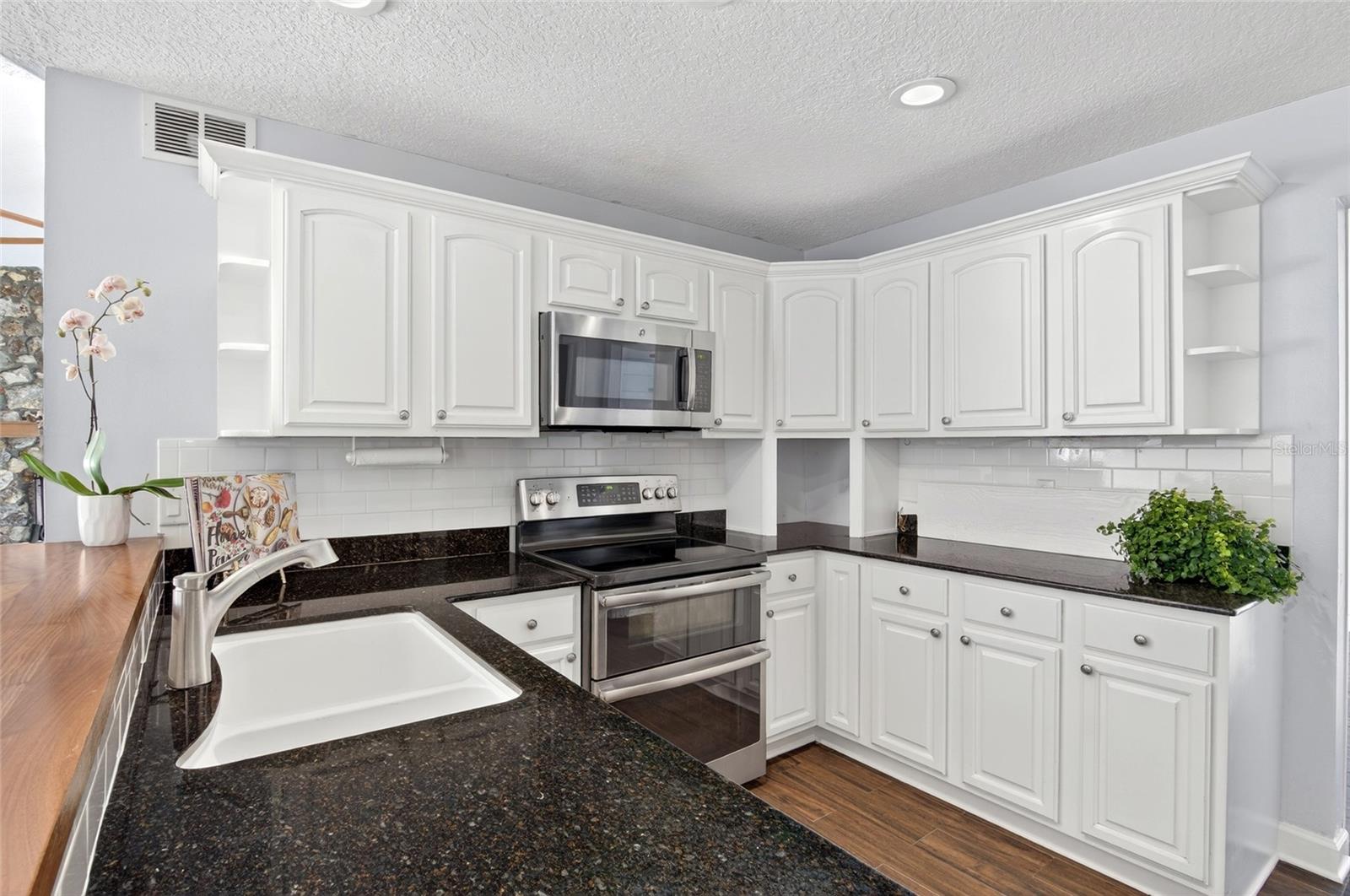 WINDERLAKES - Residential