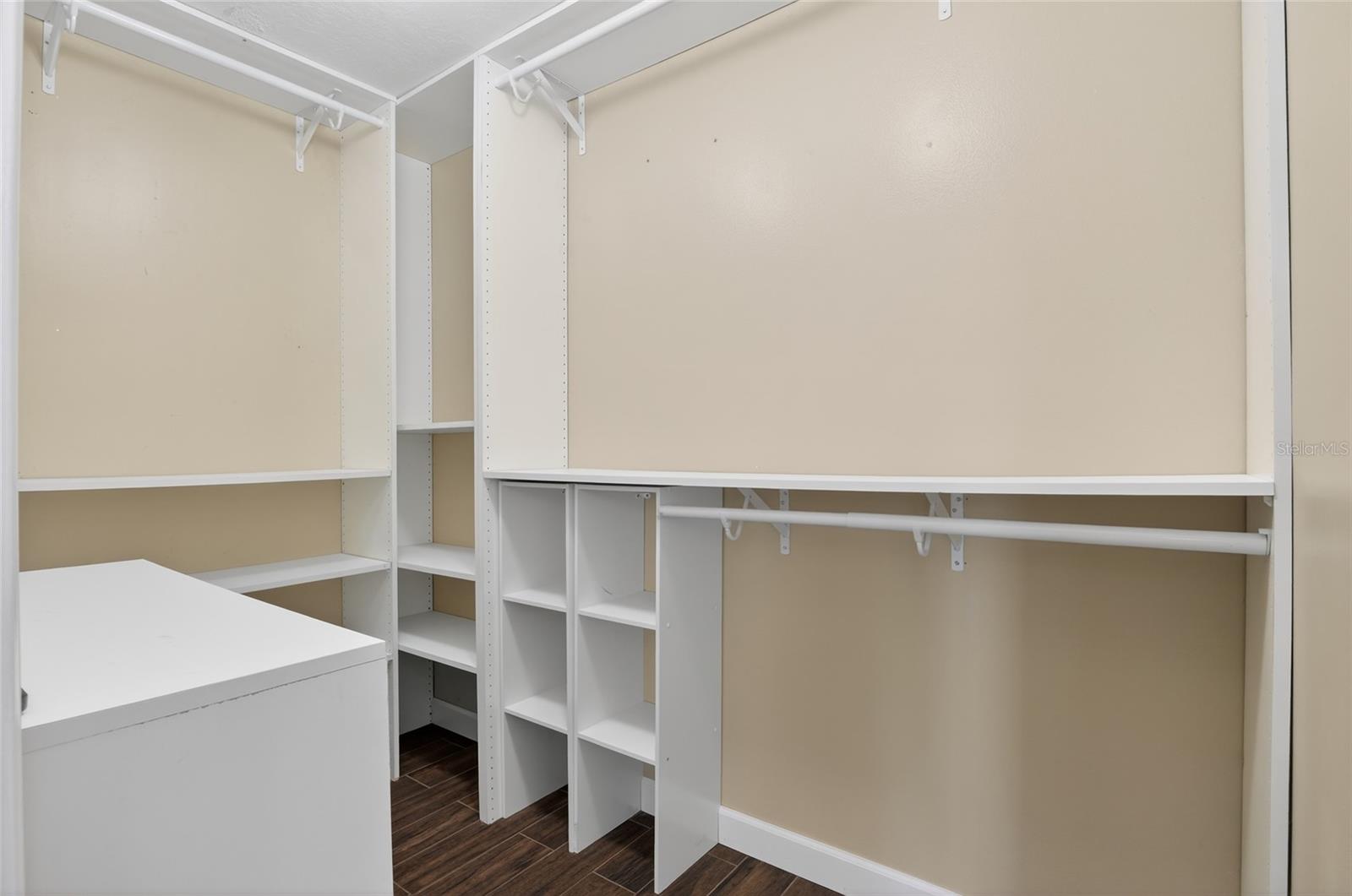 WINDERLAKES - Residential