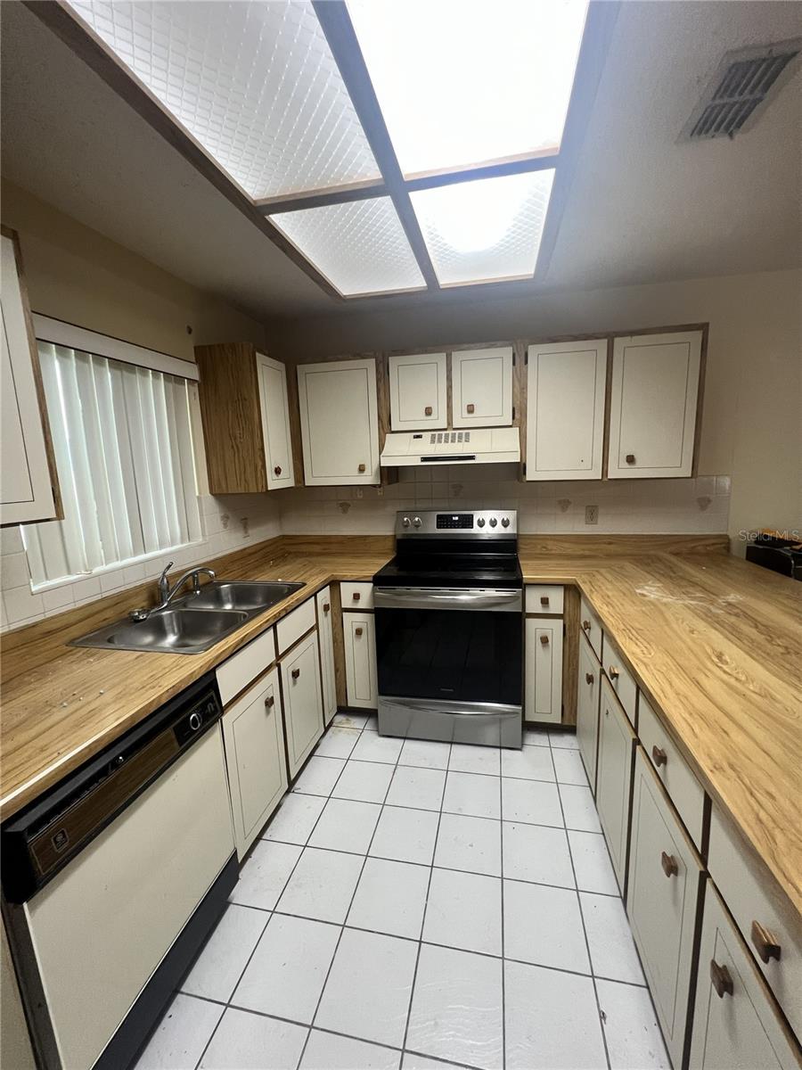 SEMINOLE WOODS - Residential
