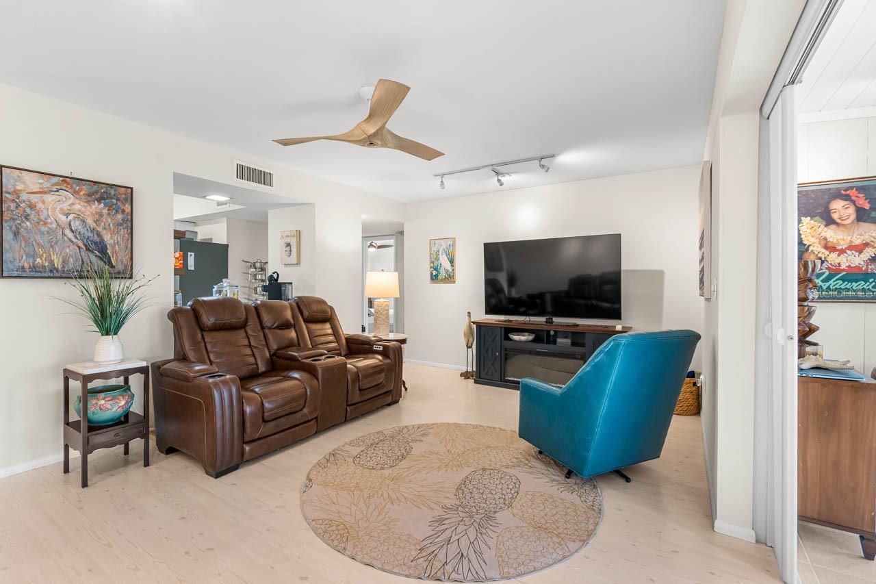 DEL WEBBS SUN CITY FLORIDA UN - Residential