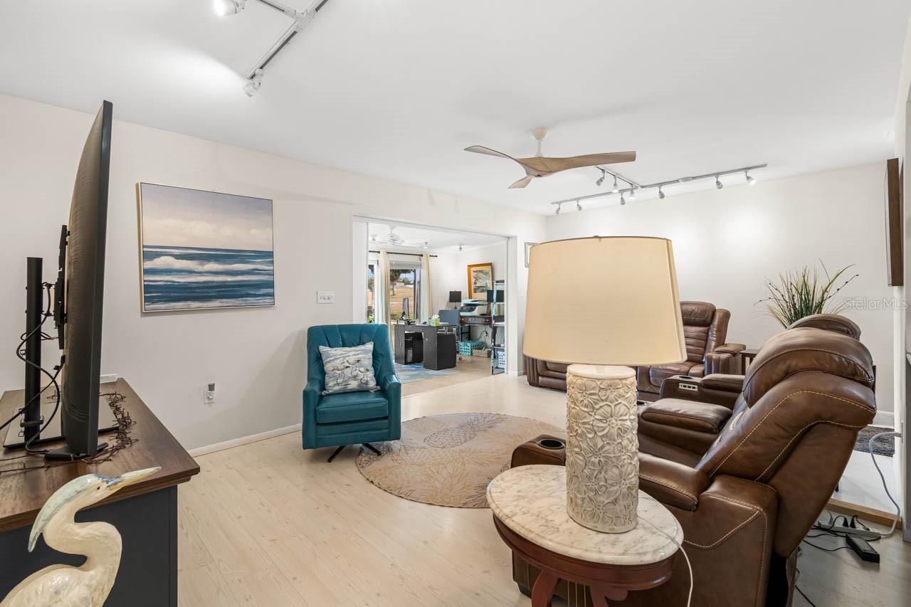 DEL WEBBS SUN CITY FLORIDA UN - Residential