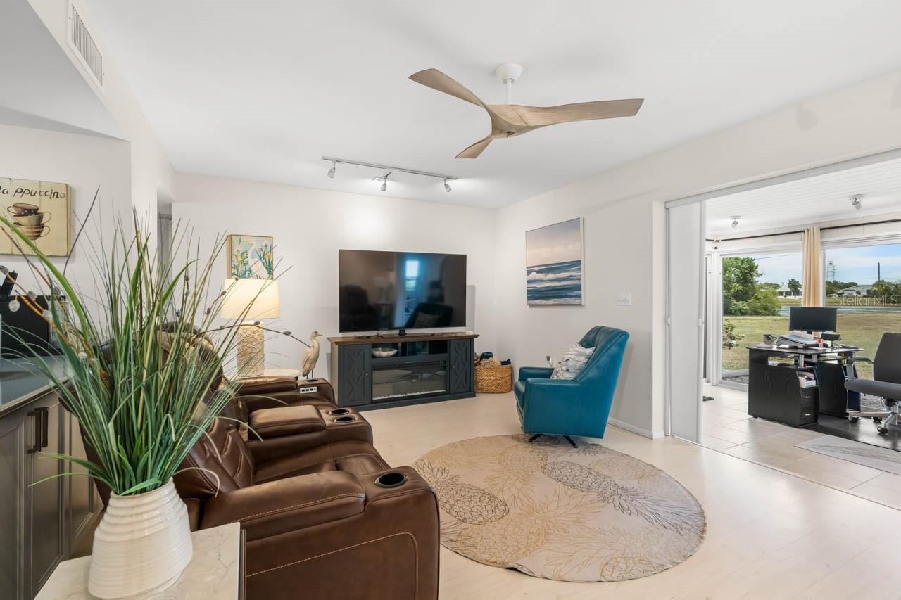 DEL WEBBS SUN CITY FLORIDA UN - Residential