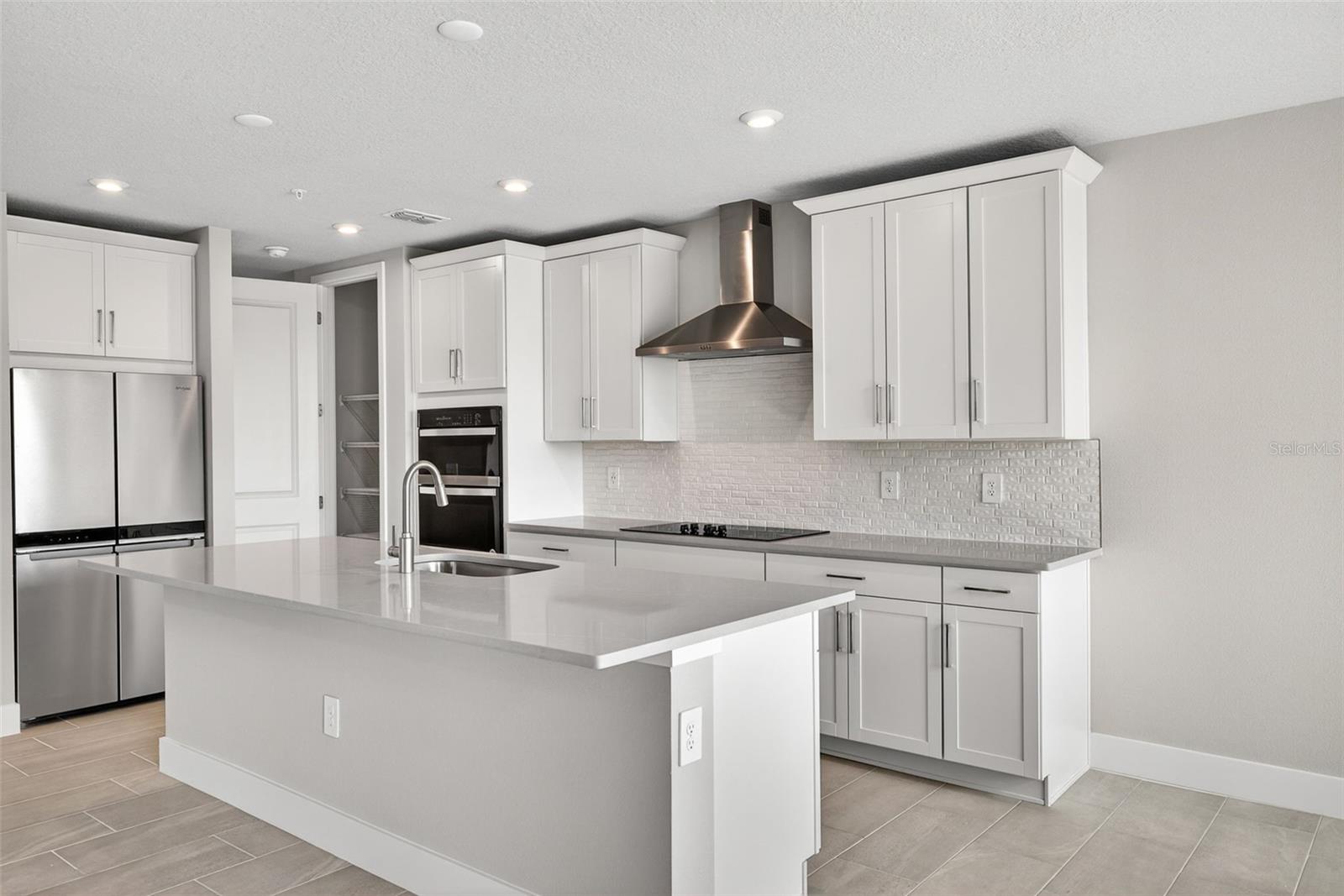 LAKESPUR AT WELLEN PARK - Residential