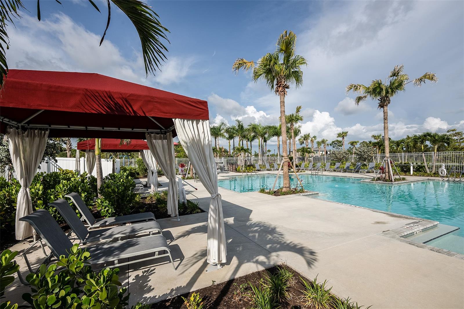 LAKESPUR AT WELLEN PARK - Residential