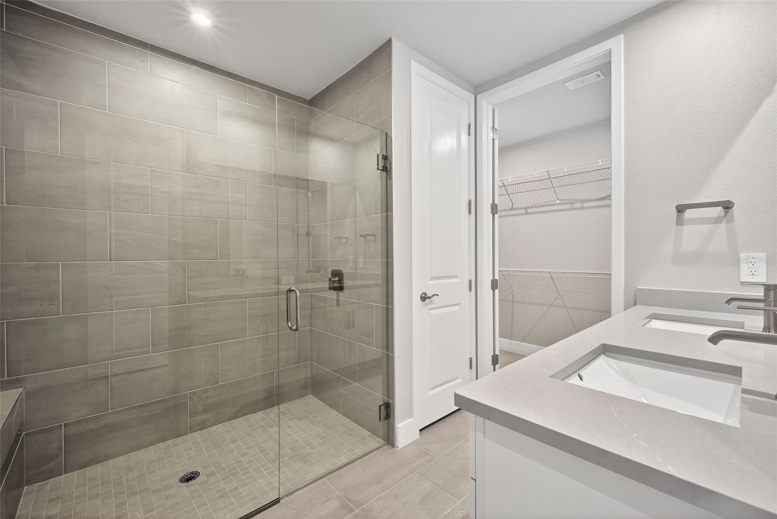 LAKESPUR AT WELLEN PARK - Residential