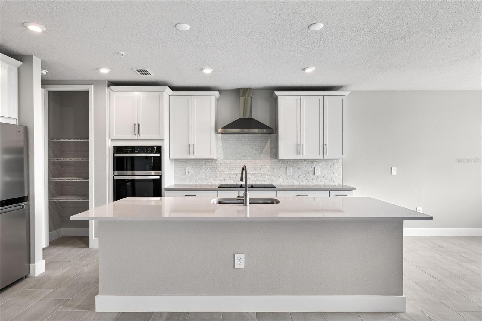 LAKESPUR AT WELLEN PARK - Residential