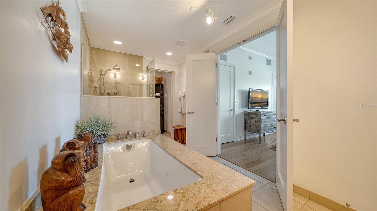 CRESCENT SIESTA KEY - Residential